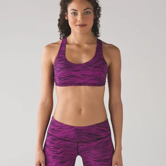LULULEMON Sz 4 Free To Be Tranquil Bra Life Lines Polar Pink Black Luxtreme - 4 - Picture 4 of 10